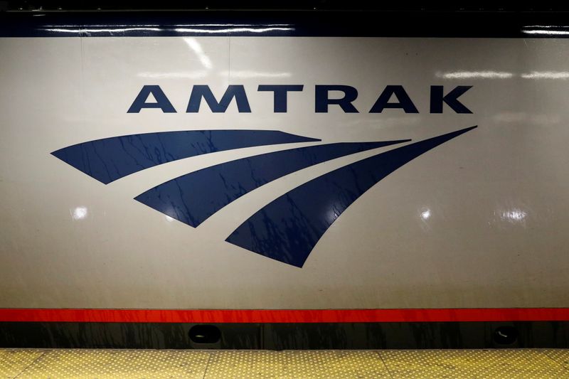 Amtrak to temporarily cut some service over U.S. COVID-19 vaccine rules