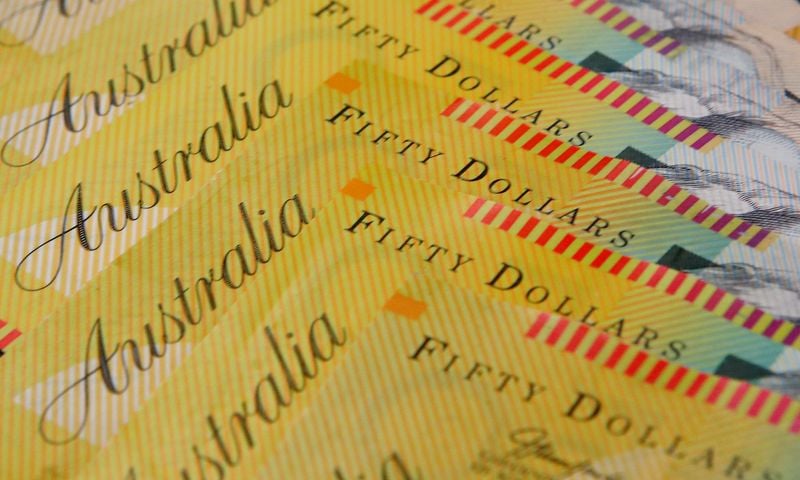Aussie, rand flounder as Omicron spooks investors