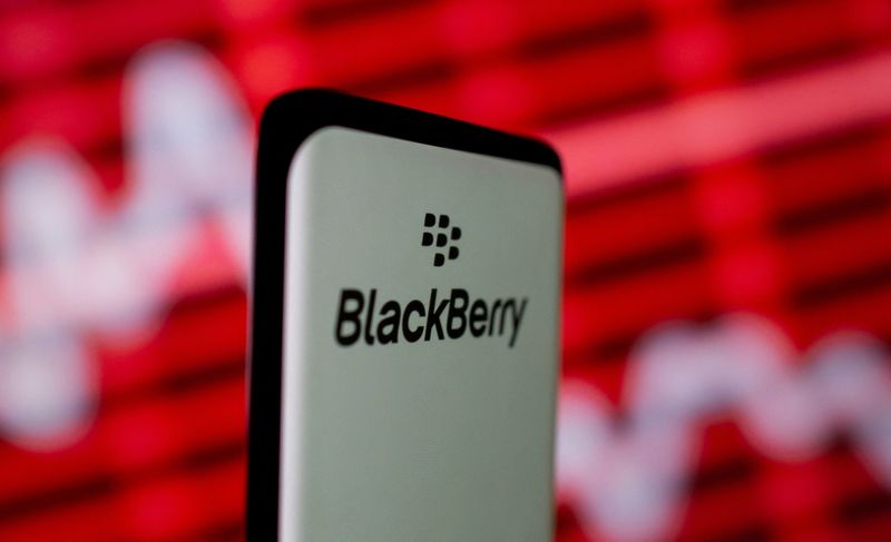 BlackBerry beats quarterly revenue estimates