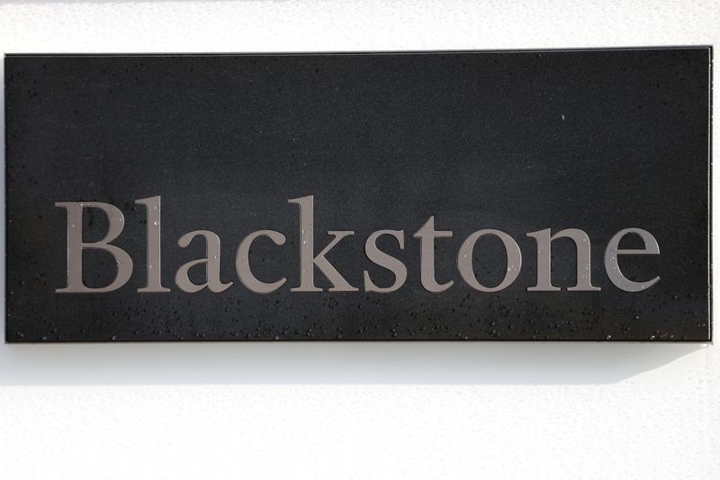 Blackstone hires senior executives for its hedge fund unit
