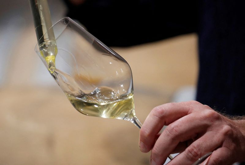 Champagne to pop sales record as demand flows again