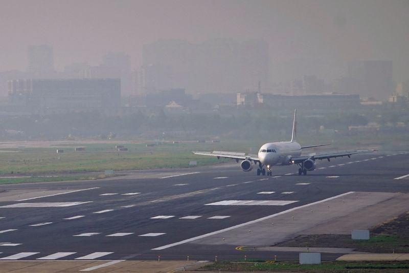 China regulator to suspend some China Eastern, XiamenAir flights due to COVID-19 cases