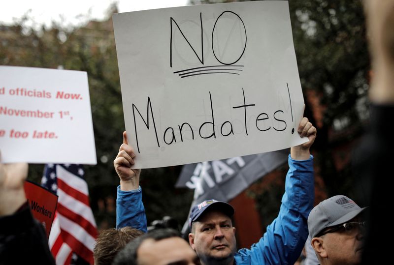 Court revives U.S. COVID-19 vaccine mandate for healthcare in 26 states