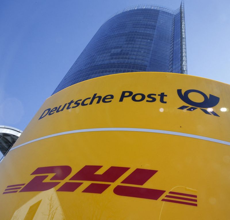 DHL orders 100 self-driving U.S. trucks from TuSimple and Navistar
