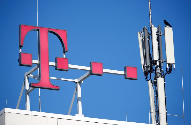 Deutsche Telekom preparing sale of radio tower business in Q1 - Handelsblatt