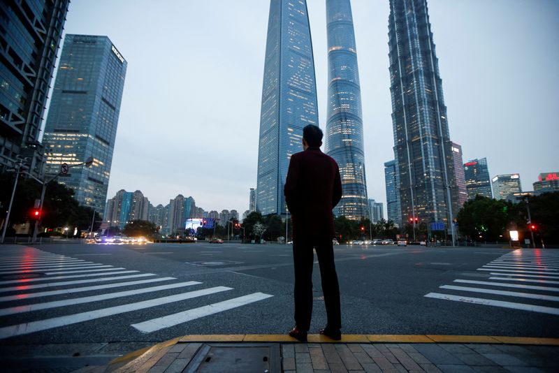 Exclusive-China to ban online brokers from offering offshore trading to mainland clients -sources