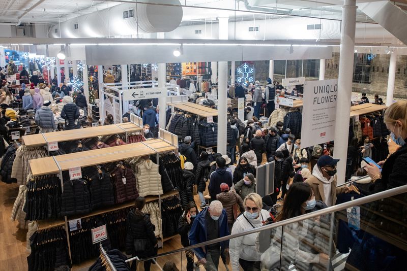 Exclusive-From Kentucky to Arkansas, America's least-vaccinated states led in-store holiday shopping