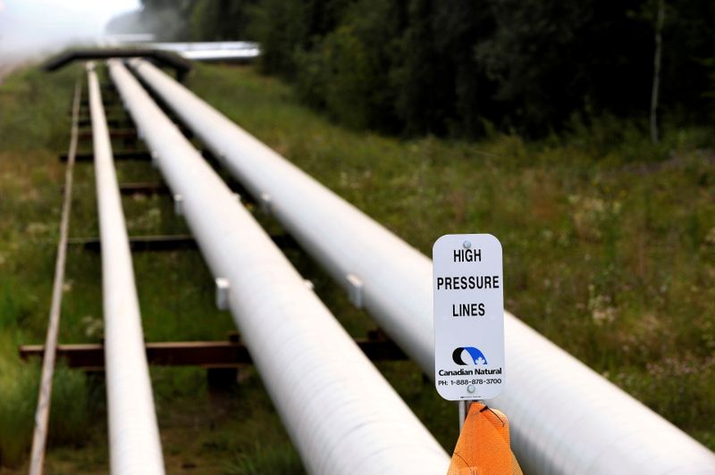 Exclusive-Top-emitting Canada oil sands site collects government relief from pollution payments