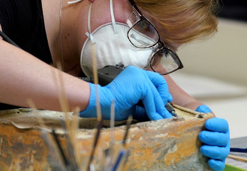 Experts work to open 1887 capsule from Robert E. Lee statue pedestal