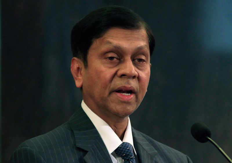 Explainer-Why does Sri Lanka want migrant workers to remit funds via banking channels?