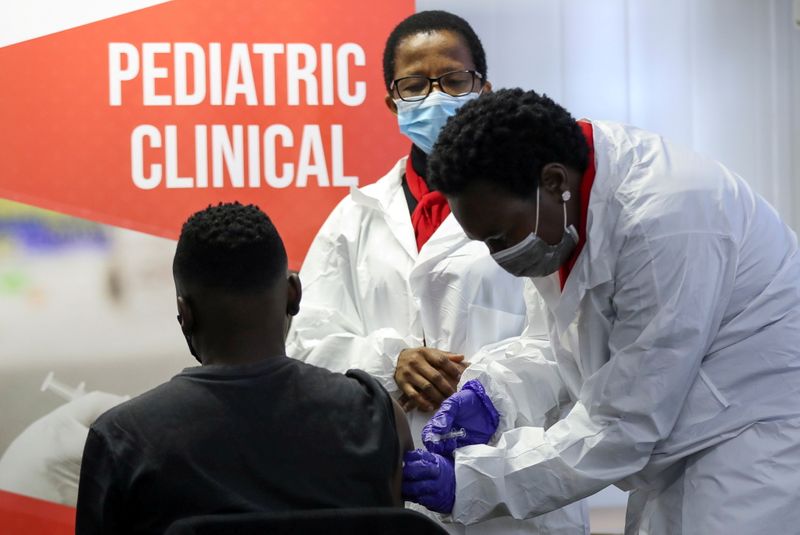 'Extreme' vaccine discrimination risks leaving Africa behind - report