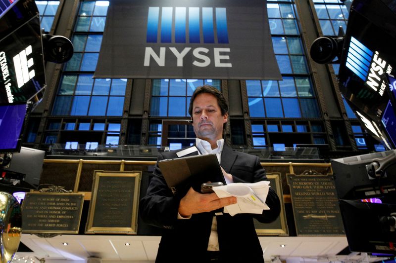 Futures inch lower ahead of Fed announcement