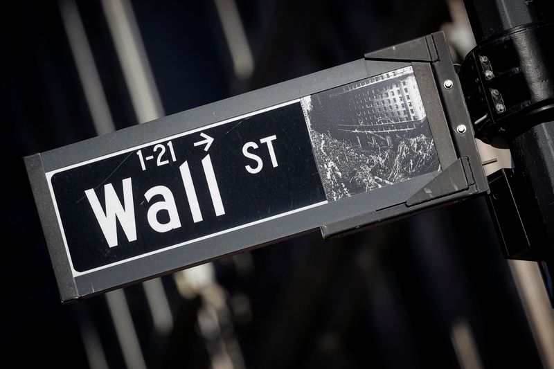 Futures rise ahead of CPI data; Oracle shines