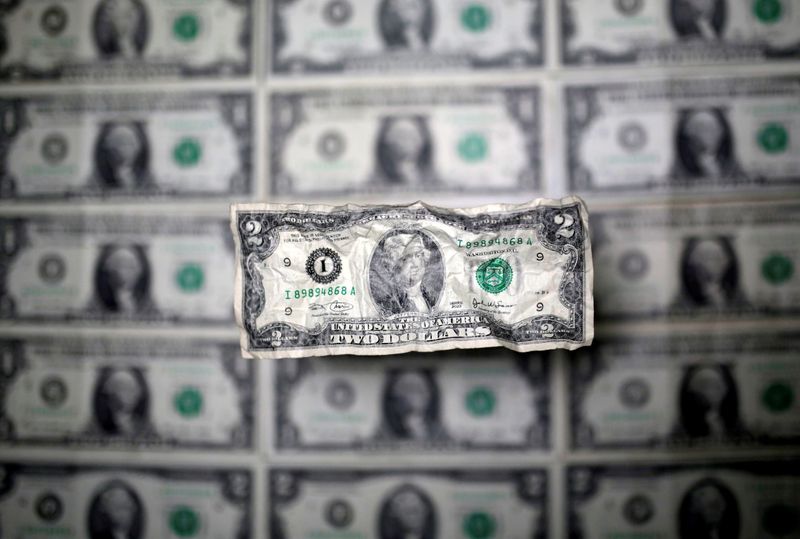 Investors flee U.S. corporate junk debt on inflation, Omicron concerns