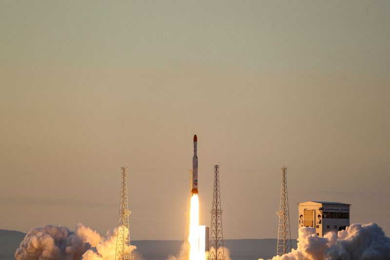 Iran space launch fails to put payloads into orbit, official says