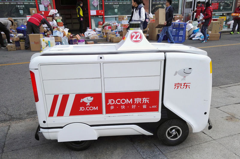 JD.com Expands Share Buyback, Takes out $2B Green Loan; Shares Trade Lower