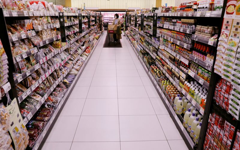 Japan's Oct household spending extends declines on COVID drag
