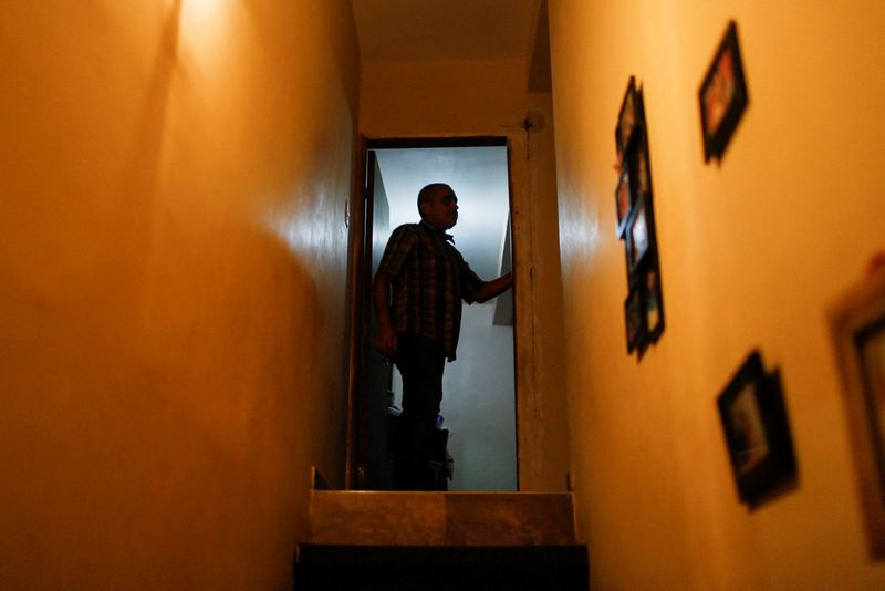 Migration to U.S. empties Venezuela's once-booming oil capital