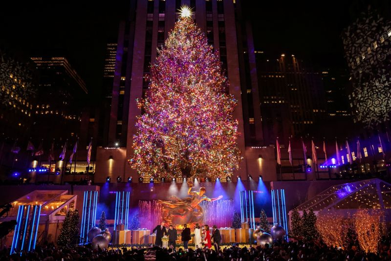 New York kicks off festive season with lighting of tree