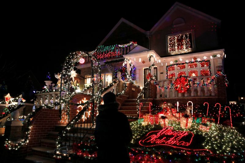 New York neighborhood stays bright for Christmas