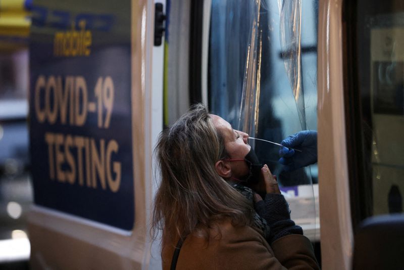 Analysis: No tests, no problem? Experts question new U.S. CDC policy on COVID isolation period