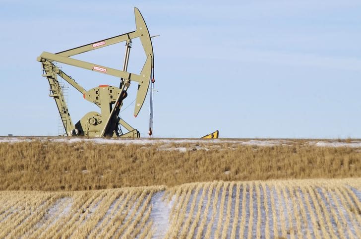 Oil heads for biggest yearly gains since 2009