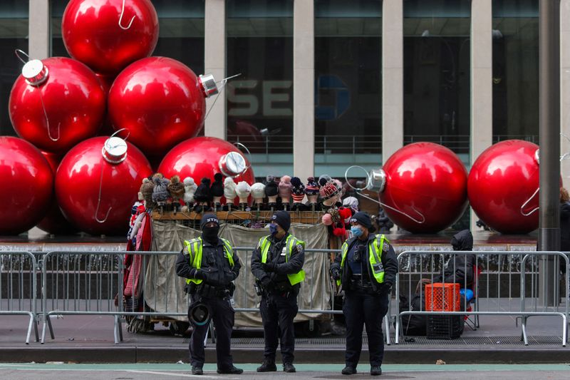 Omicron-fueled COVID wave crashes into New York days before Christmas