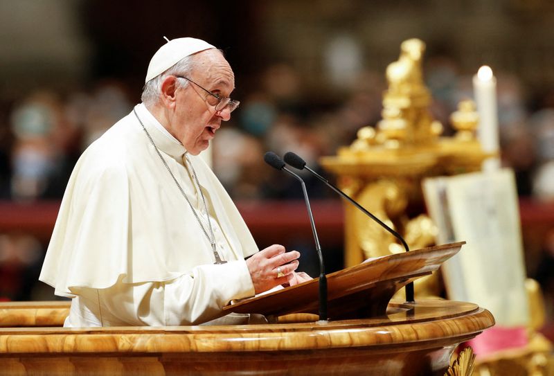 Pope attends year-end service but does not preside as expected