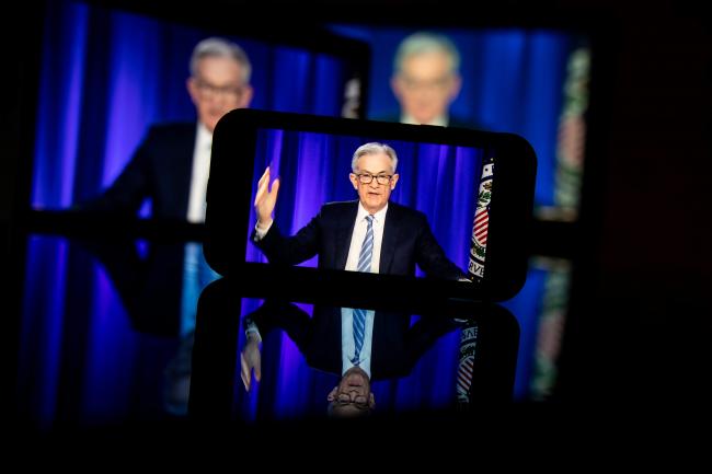 Powell Says the U.S. Economy Can Handle the Omicron Variant