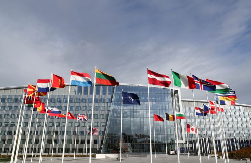 Record EU defence spending masks failure to collaborate, report says