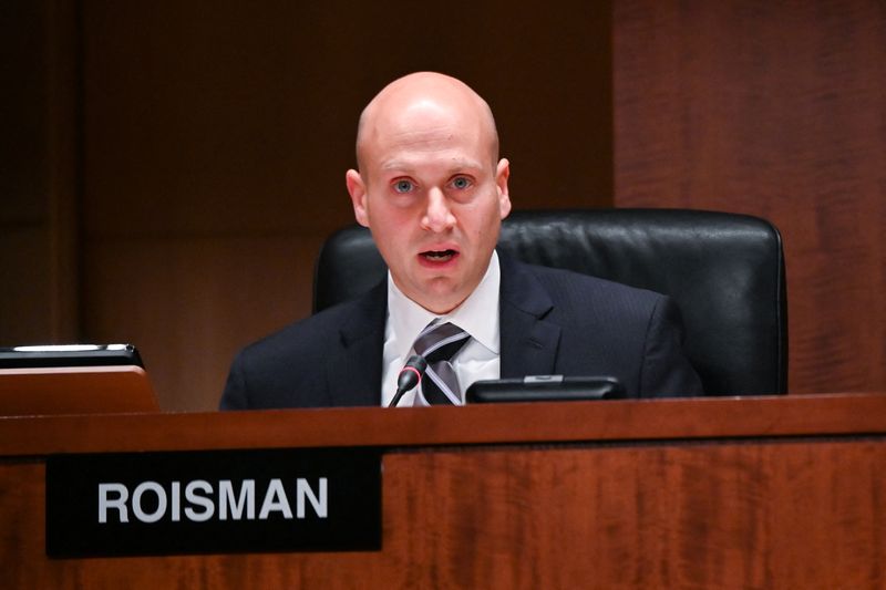 Republican SEC commissioner intends to step down by end of January - statement