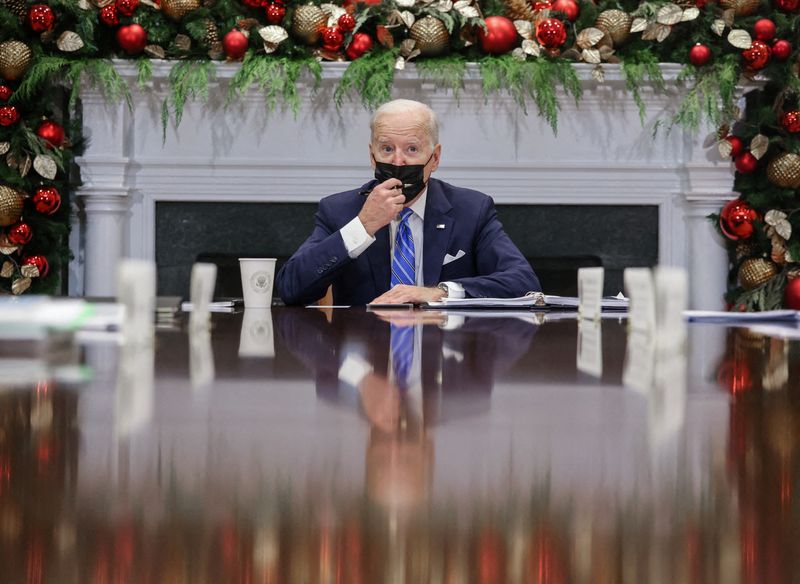 Analysis: Rising cases, Omicron highlight holes in Biden's COVID strategy, experts say