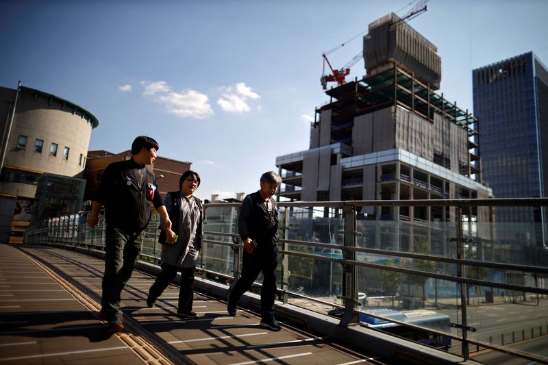 S.Korea sees steady recovery, slightly increases 2022 growth forecast