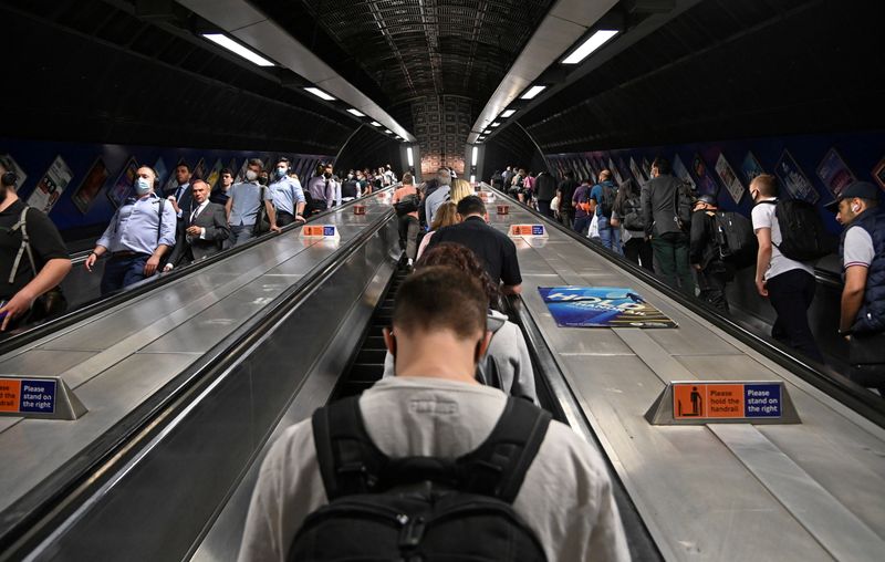 Scramble for staff in UK pushes starting pay up by record - REC