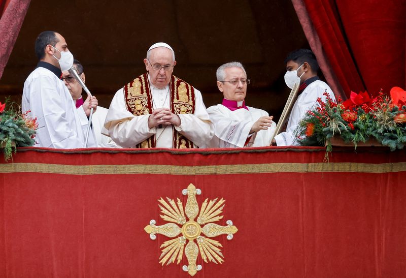 Shun polarisation, try dialogue to heal divided world, pope says at Christmas