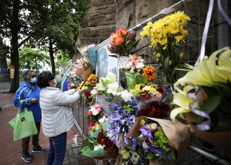 Tears for Tutu, giant of struggle and neighbour who brought round groceries