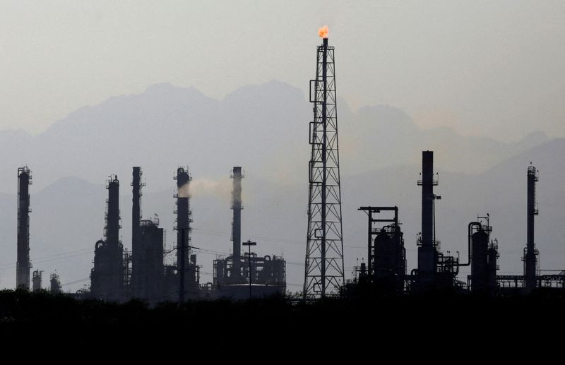Texas lawsuit by laundromat owners seeks to block Shell refinery sale to Pemex
