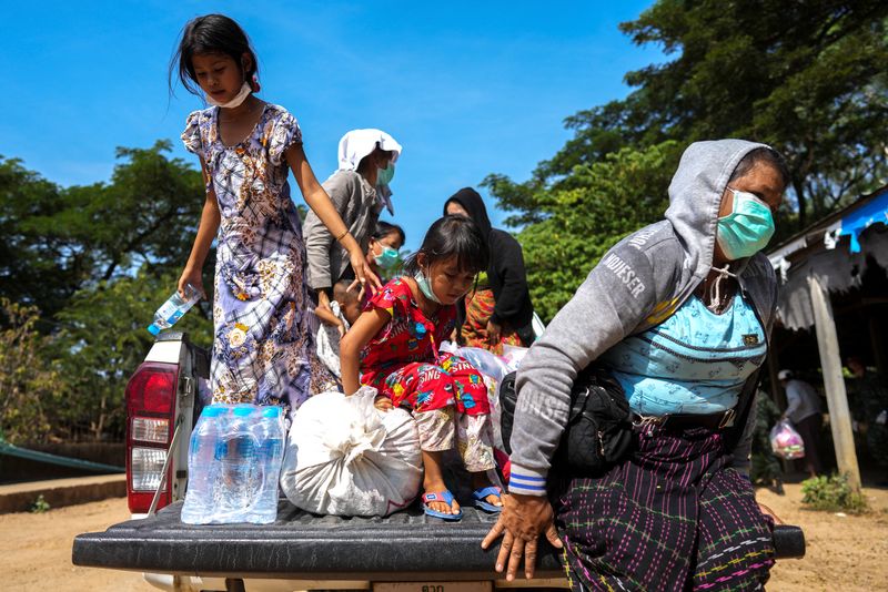 Thailand sends refugees back to Myanmar as clashes continue