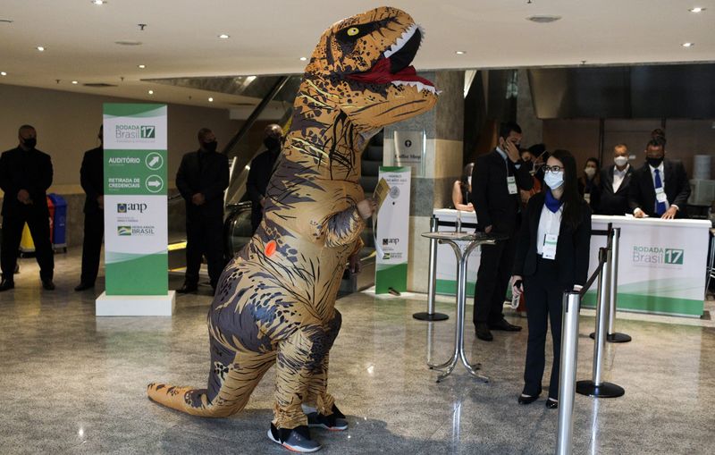 Top oil majors set for 2nd shot at coveted Brazil 'pre-salt' offshore fields
