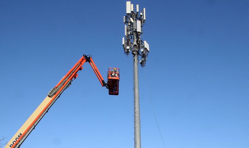 U.S. airline group seeks 5G wireless deployment delay near airports