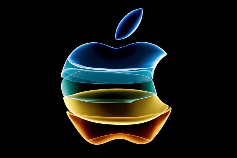 U.S. appeals court pauses antitrust orders against Apple App Store