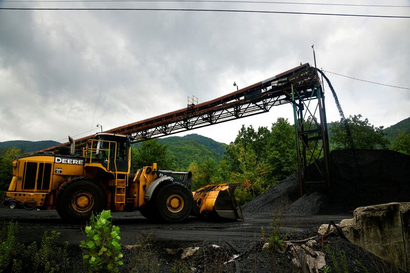 U.S. coal miners' union asks Manchin to 'revisit' opposition to spending bill
