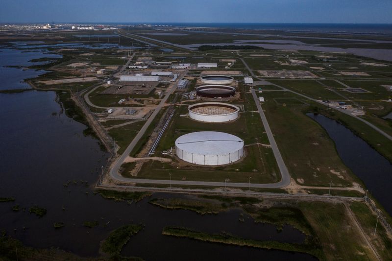 U.S. could change timing of oil stockpile release if prices drop -official