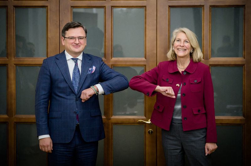 U.S. diplomat meets top Ukrainian officials amid Russian military buildup