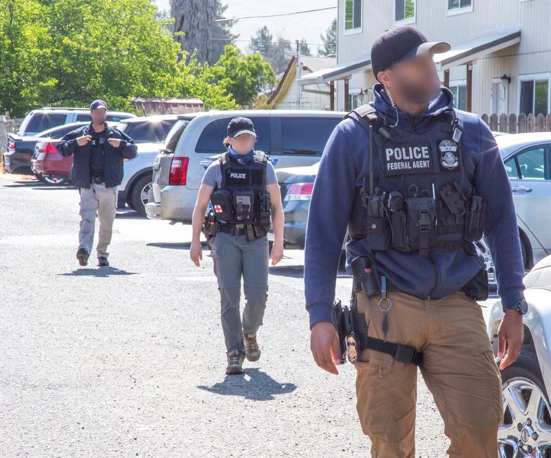 U.S. immigration agents to pilot use of body-worn cameras