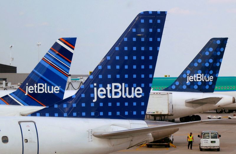 U.S. says antitrust suit challenging air alliance should advance