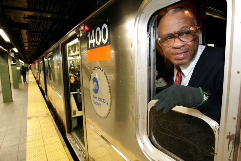Understaffed U.S. transit agencies adjust services as Omicron surges