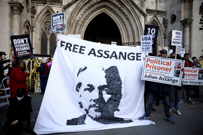 United States wins appeal over extradition of WikiLeaks founder Assange