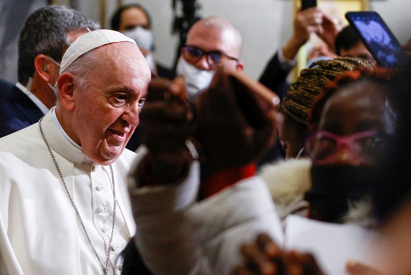 Vatican tightens screws on conservatives over traditional Latin Mass