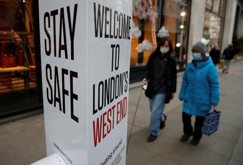 Weekend shopper numbers on UK high streets suffer Omicron hit